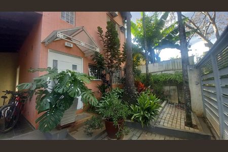 Casa à venda com 154m², 3 quartos e 2 vagas