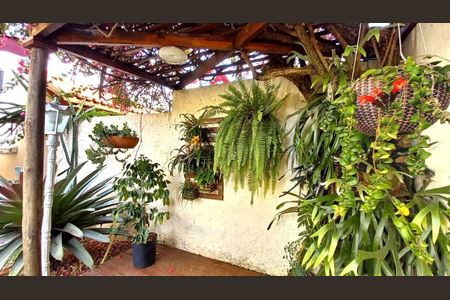 Casa à venda com 154m², 3 quartos e 2 vagas