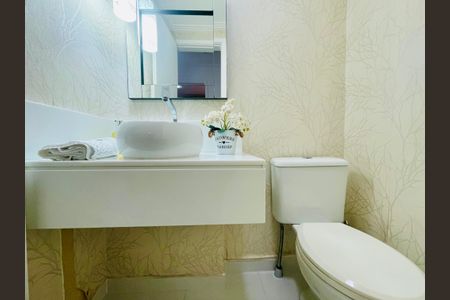 Apartamento à venda com 114m², 3 quartos e 2 vagasBanheiro 3