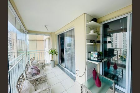 Apartamento à venda com 114m², 3 quartos e 2 vagasVaranda