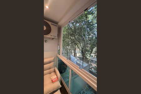 Apartamento à venda com 70m², 2 quartos e 2 vagas Apartamento à venda com 70m², 2 quartos e 2 vagasVaranda da Suíte