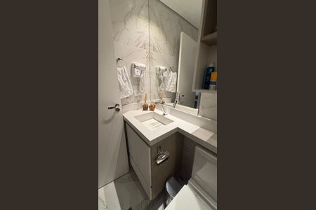 Apartamento à venda com 70m², 2 quartos e 2 vagas Apartamento à venda com 70m², 2 quartos e 2 vagasBanheiro da Suíte