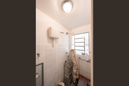 Casa à venda com 169m², 3 quartos e 2 vagas Casa à venda com 169m², 3 quartos e 2 vagasBanheiro de Serviço