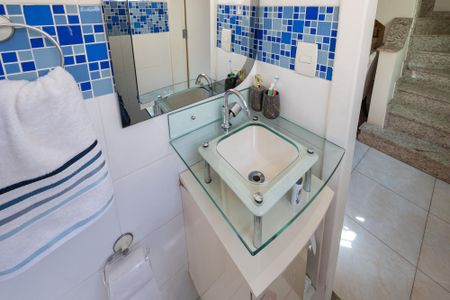 Casa à venda com 169m², 3 quartos e 2 vagas Casa à venda com 169m², 3 quartos e 2 vagasLavabo