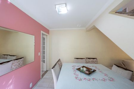 Casa à venda com 169m², 3 quartos e 2 vagas Casa à venda com 169m², 3 quartos e 2 vagasSala de Jantar