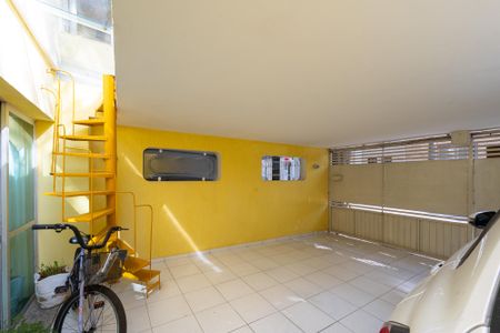 Casa à venda com 169m², 3 quartos e 2 vagas Casa à venda com 169m², 3 quartos e 2 vagasGaragem