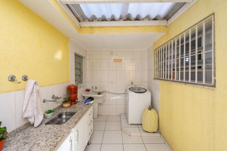 Casa à venda com 169m², 3 quartos e 2 vagas Casa à venda com 169m², 3 quartos e 2 vagasLavanderia