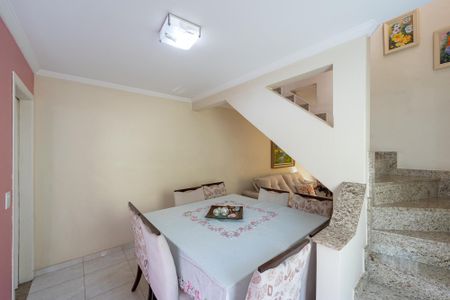 Casa à venda com 169m², 3 quartos e 2 vagas Casa à venda com 169m², 3 quartos e 2 vagasSala de Jantar