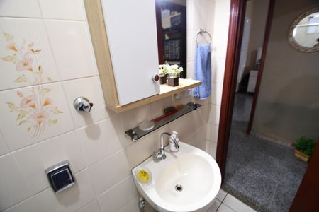 Casa à venda com 250m², 2 quartos e 3 vagasBanheiro Social