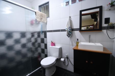 Casa à venda com 250m², 2 quartos e 3 vagasBanheiro Social