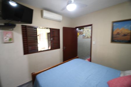 Casa à venda com 250m², 2 quartos e 3 vagasSuíte