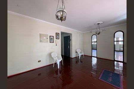 Apartamento à venda com 65m², 2 quartos e 1 vaga Apartamento à venda com 65m², 2 quartos e 1 vagaHall social