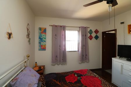 Casa à venda com 180m², 3 quartos e 3 vagasSuíte