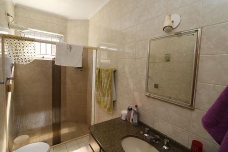Casa à venda com 180m², 3 quartos e 3 vagasBanheiro