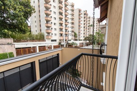 Casa à venda com 700m², 6 quartos e 7 vagasVaranda da suíte 2