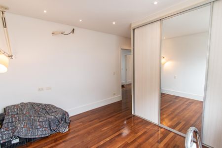 Casa à venda com 700m², 6 quartos e 7 vagasSuíte 3