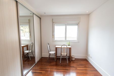 Casa à venda com 700m², 6 quartos e 7 vagasSuíte 3