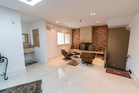 Casa à venda com 700m², 6 quartos e 7 vagasSala