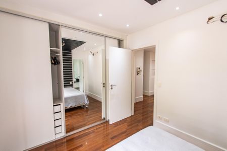 Casa à venda com 700m², 6 quartos e 7 vagasSuíte 2