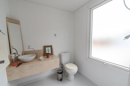 Casa à venda com 700m², 6 quartos e 7 vagasBanheiro do escritório