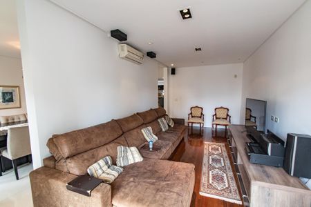 Casa à venda com 700m², 6 quartos e 7 vagasSala de tv