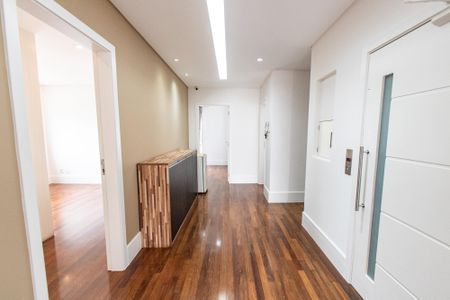 Casa à venda com 700m², 6 quartos e 7 vagasHall das suítes