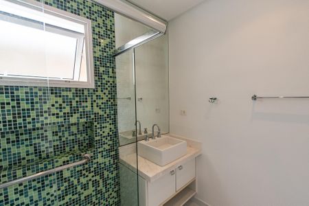 Casa à venda com 700m², 6 quartos e 7 vagasBanheiro da suíte 4