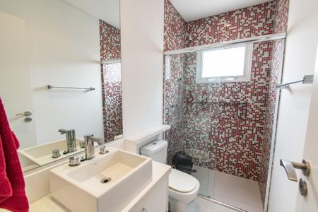 Casa à venda com 700m², 6 quartos e 7 vagasBanheiro da suíte 3