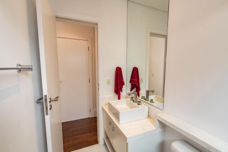 Casa à venda com 700m², 6 quartos e 7 vagasBanheiro da suíte 3