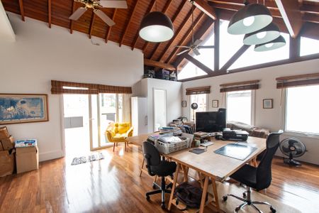 Casa à venda com 700m², 6 quartos e 7 vagasEscritório