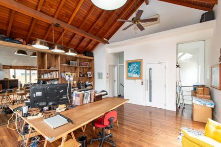 Casa à venda com 700m², 6 quartos e 7 vagasEscritório