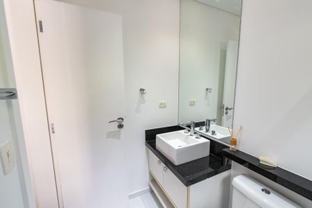 Casa à venda com 700m², 6 quartos e 7 vagasBanheiro da suíte 2