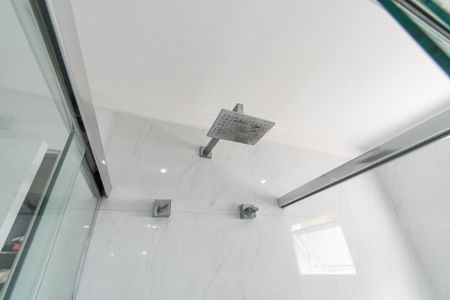 Casa à venda com 700m², 6 quartos e 7 vagasBanheiro da suíte 5