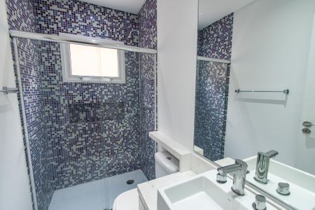 Casa à venda com 700m², 6 quartos e 7 vagasBanheiro da suíte 1