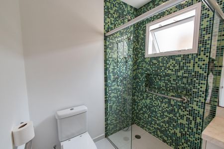 Casa à venda com 700m², 6 quartos e 7 vagasBanheiro da suíte 4