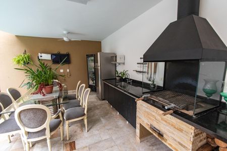 Casa à venda com 700m², 6 quartos e 7 vagasChurrasqueira