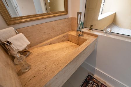 Casa à venda com 700m², 6 quartos e 7 vagasLavabo