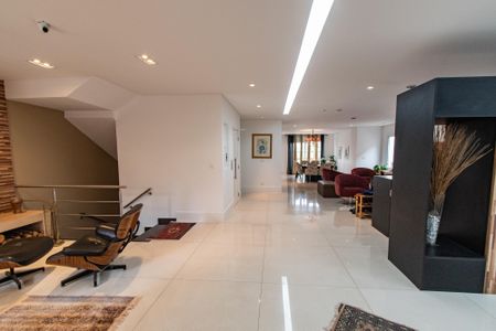 Casa à venda com 700m², 6 quartos e 7 vagasSala