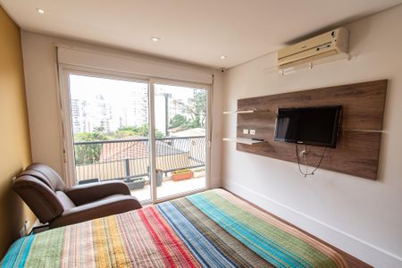 Casa à venda com 700m², 6 quartos e 7 vagasSuíte 4