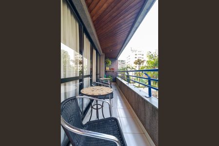 Apartamento à venda com 133m², 3 quartos e 2 vagasVaranda Sala