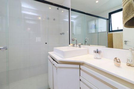 Apartamento à venda com 133m², 3 quartos e 2 vagasSuíte - Banheiro