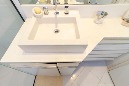 Apartamento à venda com 133m², 3 quartos e 2 vagasSuíte - Banheiro