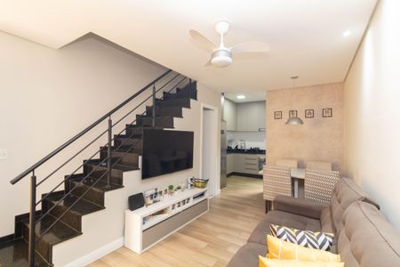 Sala de casa de condomínio à venda com 2 quartos, 65m² em Parada Xv de Novembro, São Paulo