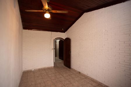 Quarto 2 de casa para alugar com 2 quartos, 80m² em Chácara São João, São Paulo