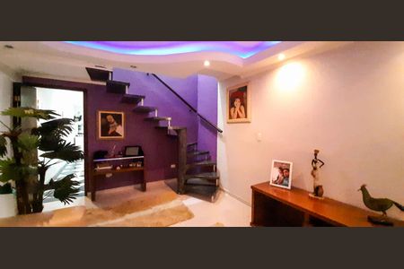 Sala de Estar de casa à venda com 5 quartos, 260m² em Jardim das Flores, Osasco