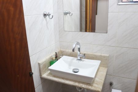 Casa à venda com 158m², 2 quartos e 2 vagasLavabo