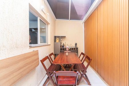 Apartamento à venda com 44m², 2 quartos e 1 vaga Apartamento à venda com 44m², 2 quartos e 1 vagaVaranda