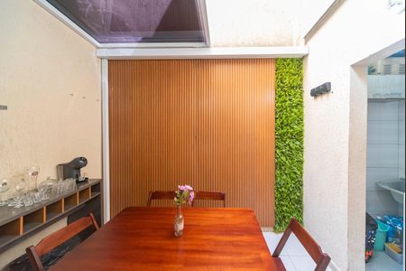 Apartamento à venda com 44m², 2 quartos e 1 vaga Apartamento à venda com 44m², 2 quartos e 1 vagaVaranda