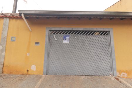 Casa à venda com 115m², 3 quartos e 2 vagas Casa à venda com 115m², 3 quartos e 2 vagasFachada