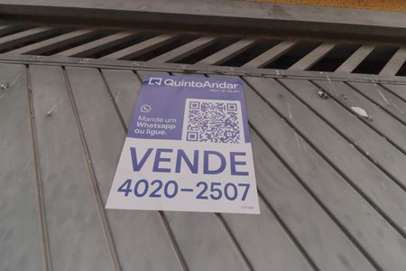 Casa à venda com 115m², 3 quartos e 2 vagas Casa à venda com 115m², 3 quartos e 2 vagasFachada